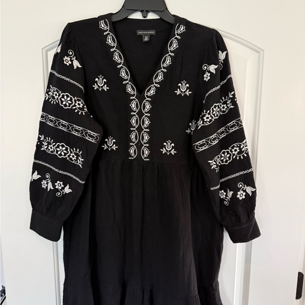 Saks Fifth Avenue light weight Black Dress with White Embroidery size medium